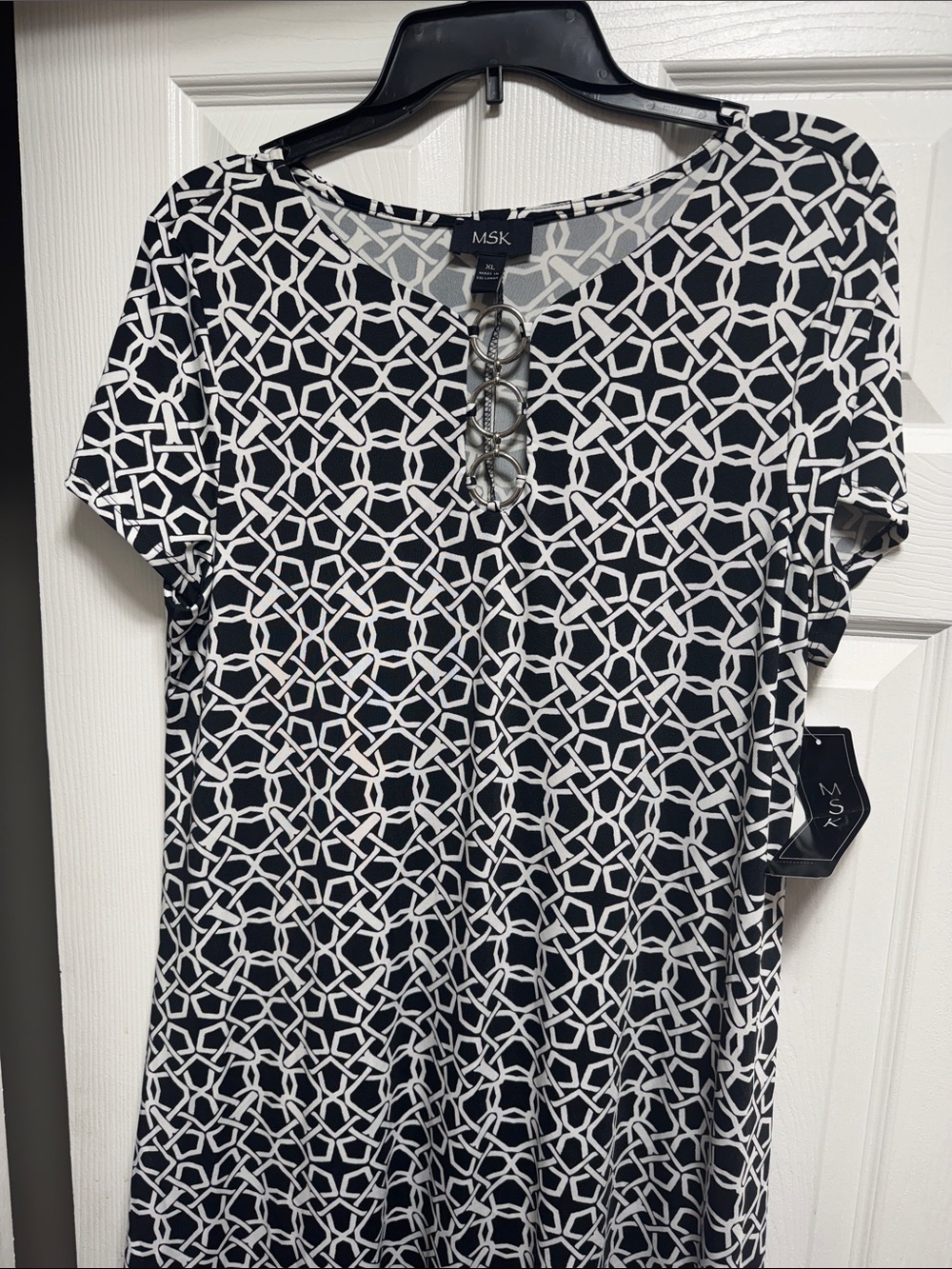MSK Black & White Geometric Short Sleeve Dress  with Triple Ring Detail